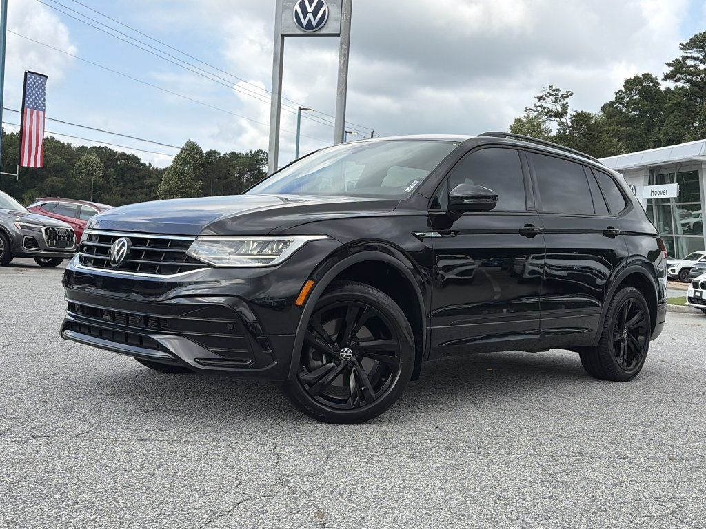 Used 2023 Volkswagen Tiguan SE R-Line FWD image 1