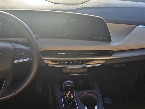 Used 2024 Cadillac XT4 Luxury image 17