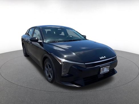 Used 2025 Kia K4 FWD image 2