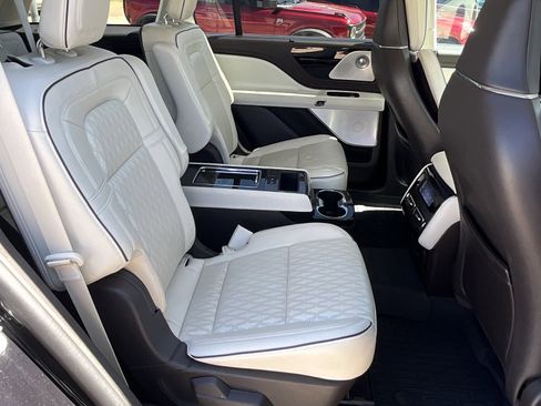 Used 2023 Lincoln Aviator Black Label w/ Dynamic Handling Package AWD/4WD image 18
