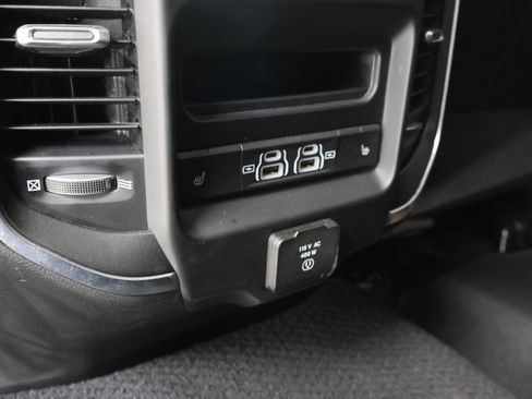 Used 2023 RAM 2500 Laramie AWD/4WD image 39