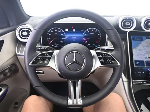 Used 2026 Mercedes-Benz GLC 300 4MATIC image 33