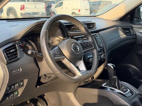 Used 2019 Nissan Rogue SV AWD/4WD image 17