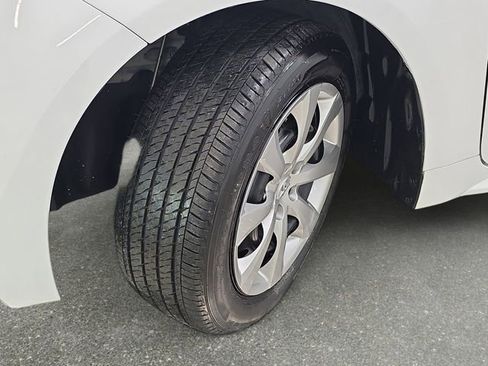 Certified 2025 Toyota Corolla LE image 27