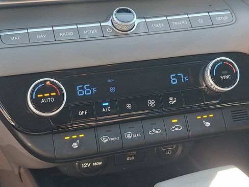 Used 2023 Hyundai Elantra SEL w/ Convenience Package FWD image 16
