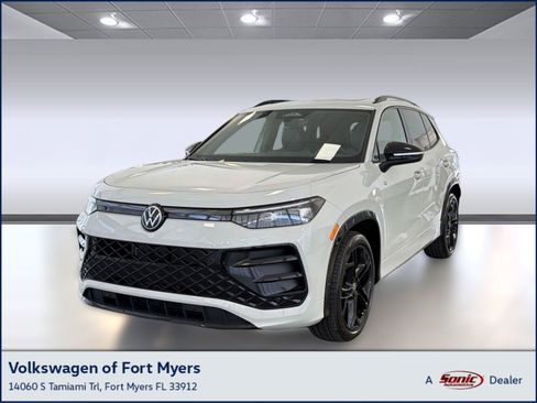 New 2026 Volkswagen Tiguan SE R-Line FWD image 1