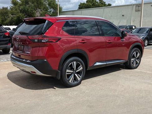 Used 2023 Nissan Rogue Platinum FWD image 6