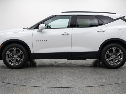Used 2025 Chevrolet Blazer LT image 5