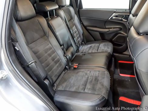 Used 2023 Mitsubishi Outlander SE AWD/4WD image 33
