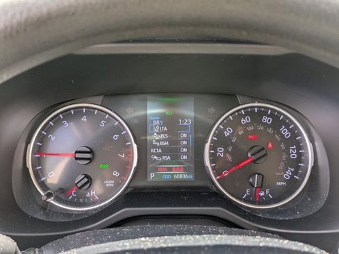 Used 2021 Toyota RAV4 XLE w/ Convenience Package image 7