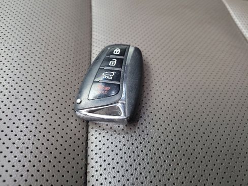 Used 2018 Hyundai Santa Fe SE w/ Cargo Package image 32