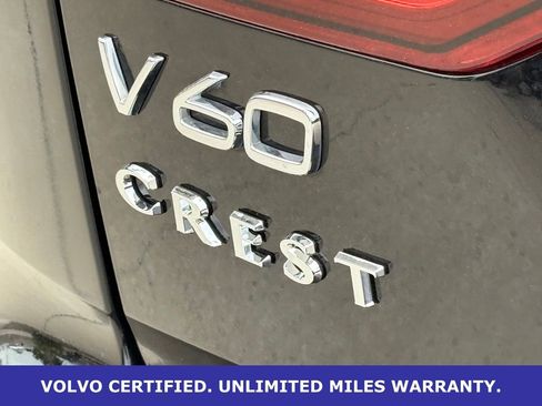 Certified 2025 Volvo V60 B5 Cross Country Plus AWD/4WD image 11