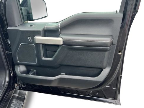 Used 2020 Ford F150 Lariat image 2