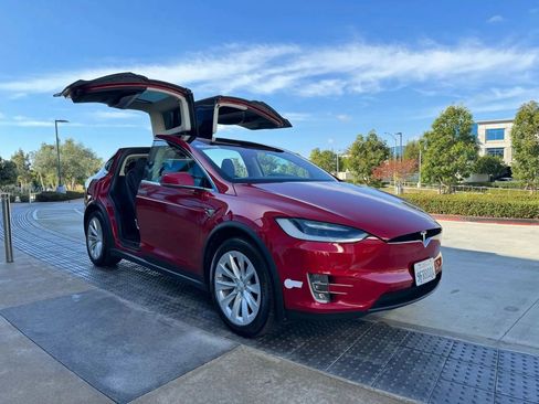 Used 2019 Tesla Model X Long Range AWD/4WD image 6