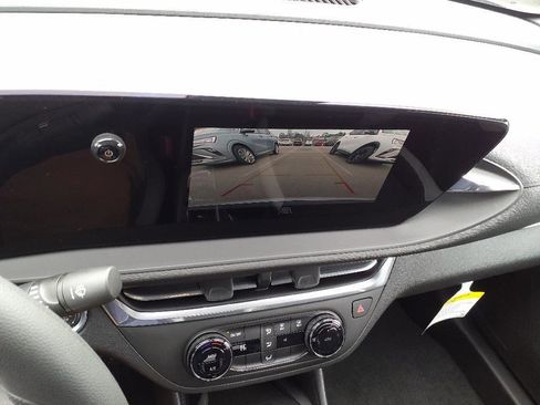 Certified 2024 Buick Envista Preferred w/ Convenience II Package image 15