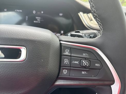 Used 2025 Jeep Grand Cherokee Limited AWD/4WD image 27