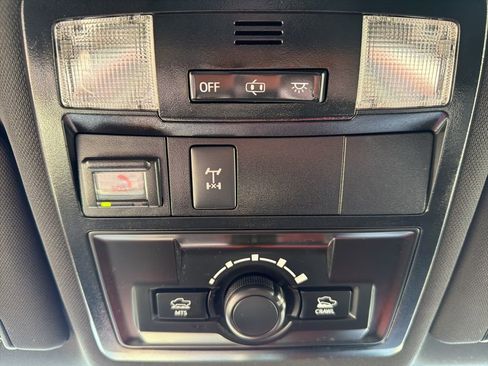 Used 2020 Toyota Tacoma TRD Off-Road AWD/4WD image 41