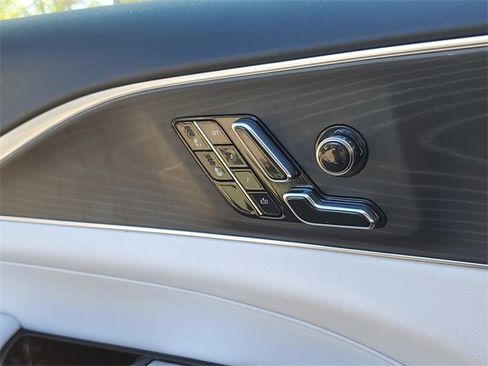 Certified 2024 Cadillac Lyriq Luxury image 24