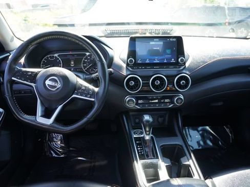 Used 2025 Nissan Sentra SR w/ SR Premium Package FWD image 19