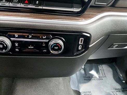 Used 2024 Chevrolet Silverado 3500 LT image 24