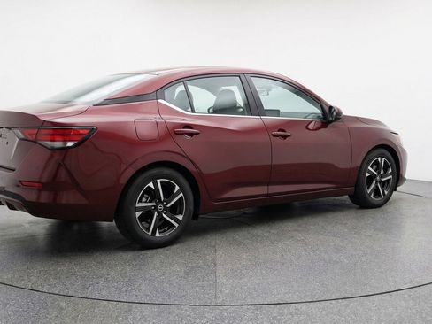 Used 2025 Nissan Sentra SV image 7