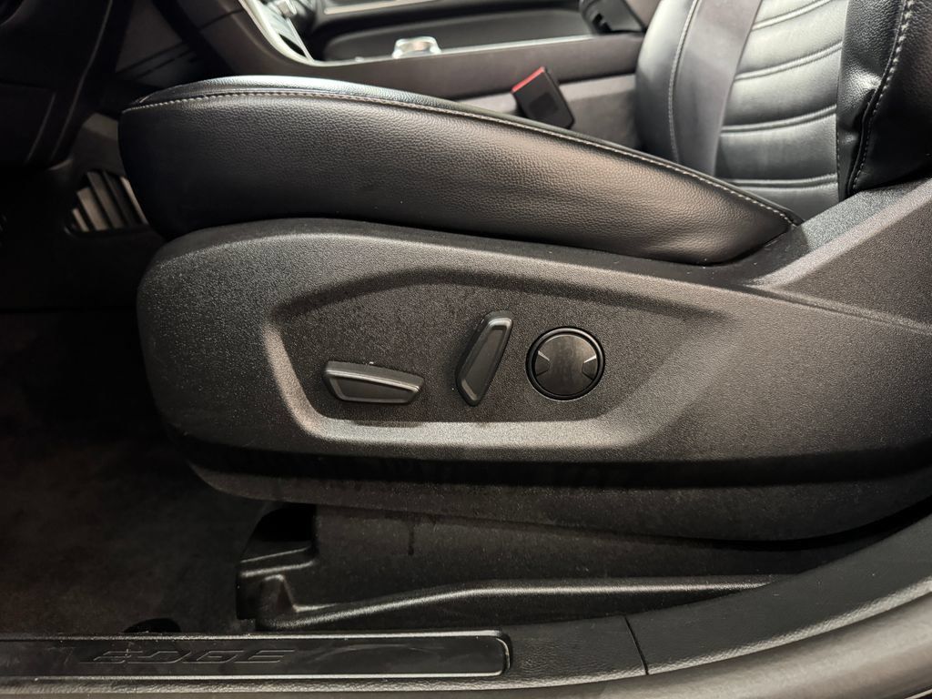 Used 2023 Ford Edge SEL AWD/4WD image 15