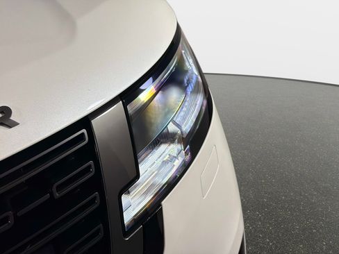 Used 2023 Land Rover Range Rover SE AWD/4WD image 11
