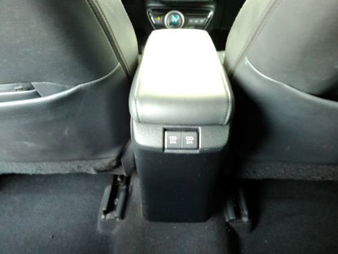 Used 2021 Toyota Prius Prime XLE image 25