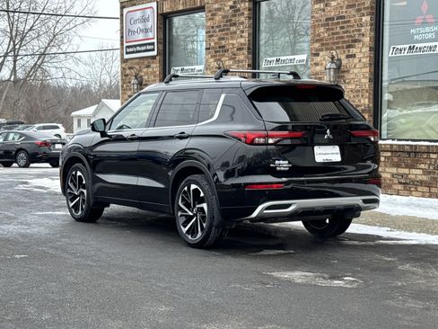 Used 2022 Mitsubishi Outlander SEL image 3