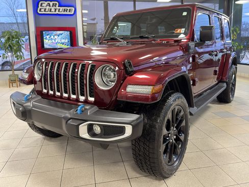 Used 2022 Jeep Wrangler Unlimited Sahara image 15
