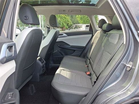 New 2025 Volkswagen Taos SE image 7