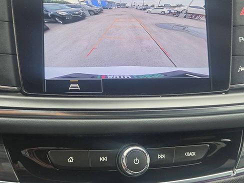 Used 2023 Buick Enclave Essence FWD image 10
