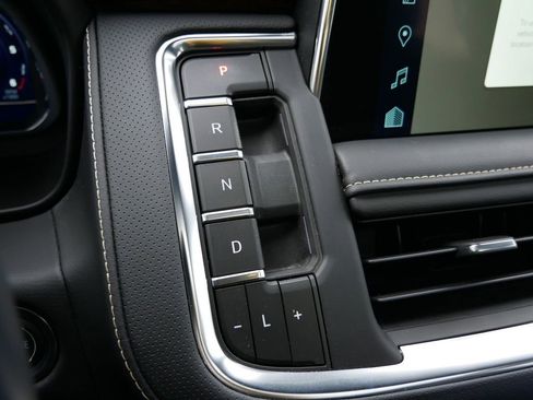 Used 2023 Chevrolet Tahoe Premier w/ Advanced Technology Package image 21