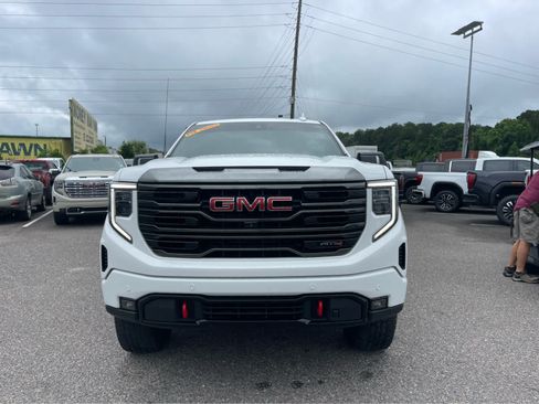 Used 2023 GMC Sierra 1500 AT4 w/ AT4 Premium Package AWD/4WD image 2