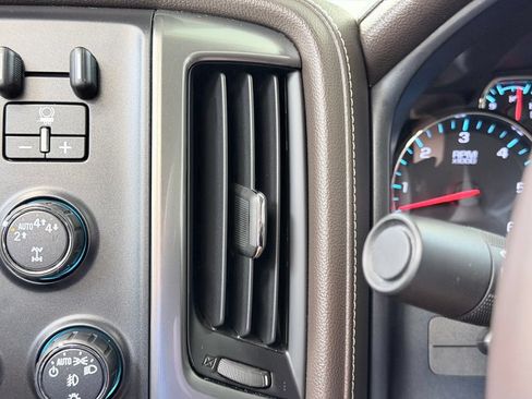 Used 2017 Chevrolet Silverado 1500 LTZ w/ Sport Package AWD/4WD image 41