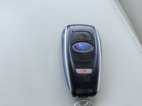 Used 2022 Subaru Ascent Limited AWD/4WD image 31