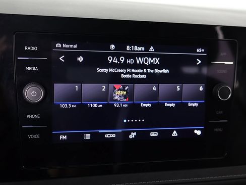 Used 2025 Volkswagen Taos SE AWD/4WD image 46