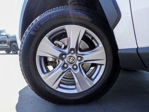 Used 2022 Toyota RAV4 XLE image 12