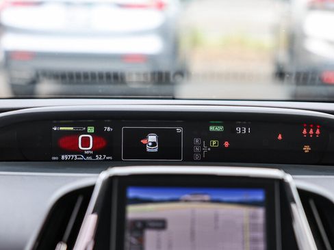 Certified 2021 Toyota Prius Prime XLE FWD image 5