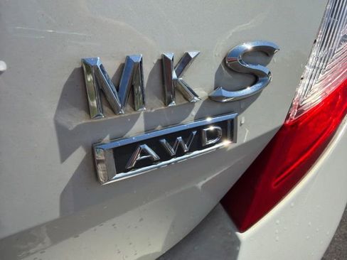 Used 2013 Lincoln MKS AWD image 10