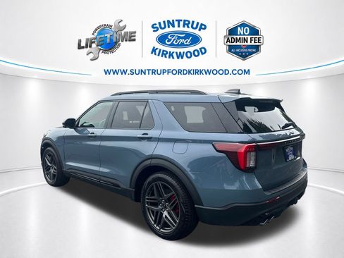 Used 2025 Ford Explorer ST w/ Sun And Sound Package RWD image 3