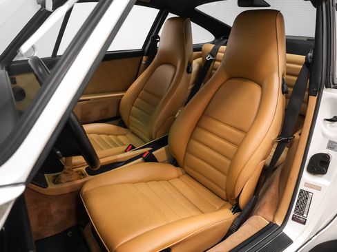 Used 1994 Porsche 911 Carrera 4 AWD/4WD image 5