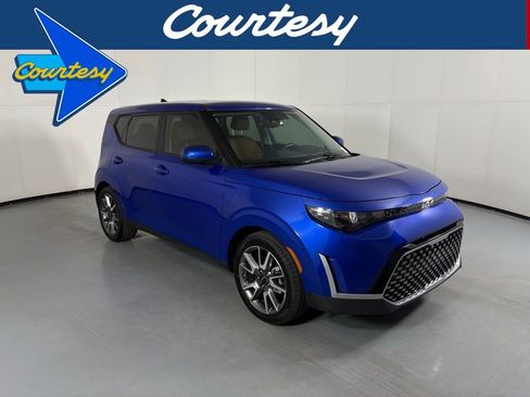 Used 2024 Kia Soul EX w/ Option Group 015 FWD image 1