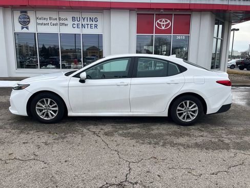 Certified 2025 Toyota Camry LE image 29