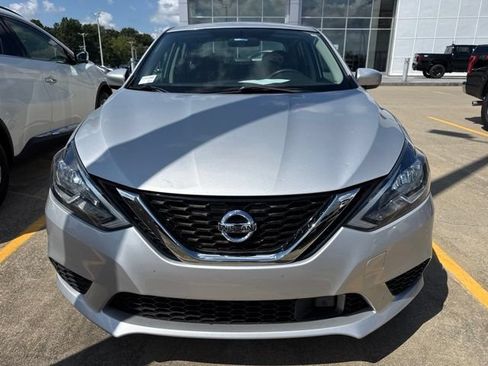 Used 2019 Nissan Sentra SV FWD image 12
