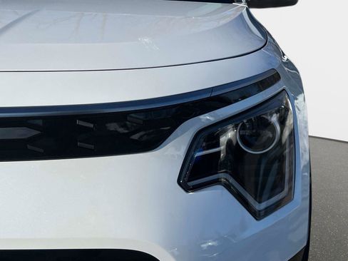 Used 2025 Kia Niro Wind w/ Wind Preserve Package image 10