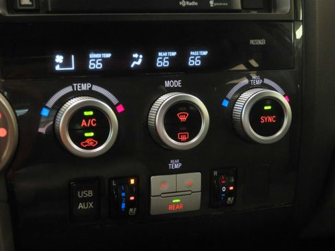 Used 2014 Toyota Sequoia Platinum AWD/4WD image 49