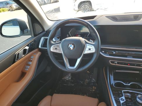 Used 2025 BMW X7 xDrive40i w/ Executive Package AWD/4WD image 12