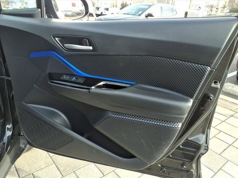 Used 2021 Toyota C-HR XLE image 12