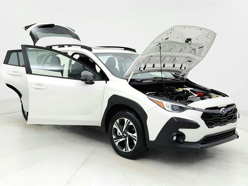 Used 2025 Subaru Crosstrek 2.0i Premium AWD/4WD image 12